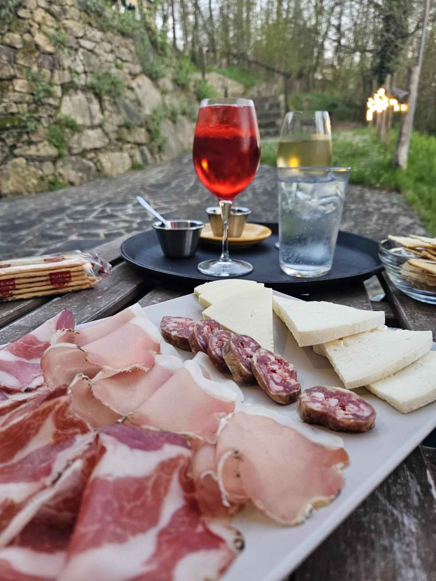 Camping Grondola - Federicofarm Pontremoli Buitenkant foto